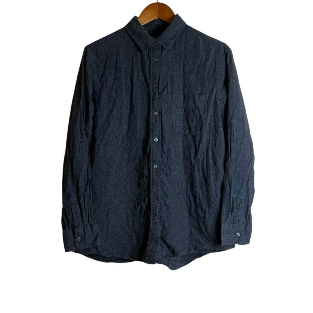 Uniqlo grey flannel button down shirt. Size large